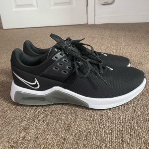 US Womens 7.5 Nike Airmax Training Shoes